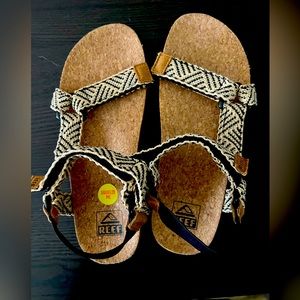 Reef Cushion REM Women’s sandals, size 6.5, New, comfort sandal, never worn